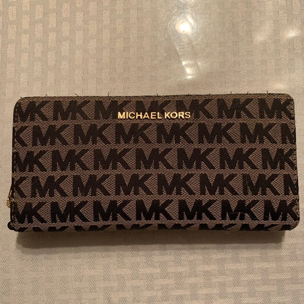Michael Kors wallet